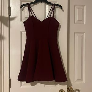 Homecoming dress!. So pretty and easy to wear. Can wear strapless bra.